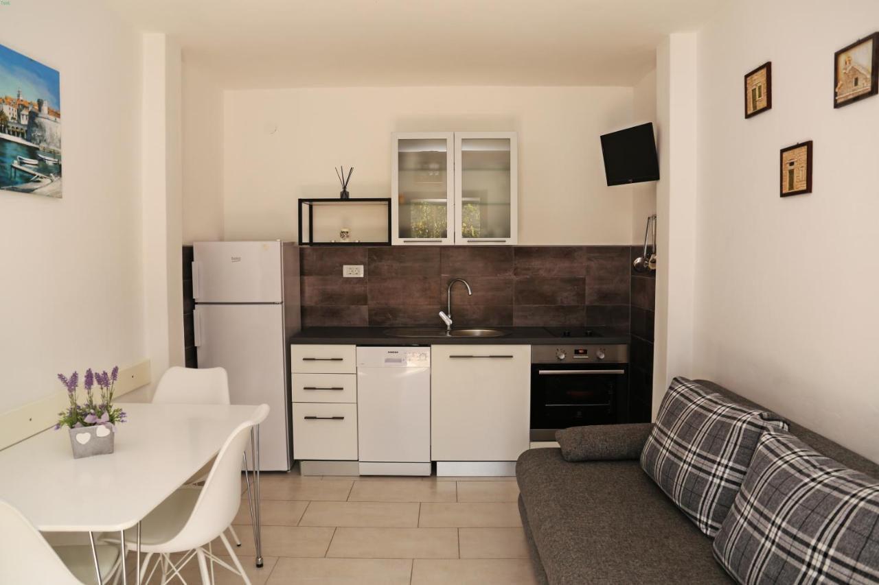 Seaside Apartments With A Swimming Pool Tri Zala, Korcula - 558 Zrnovo Εξωτερικό φωτογραφία