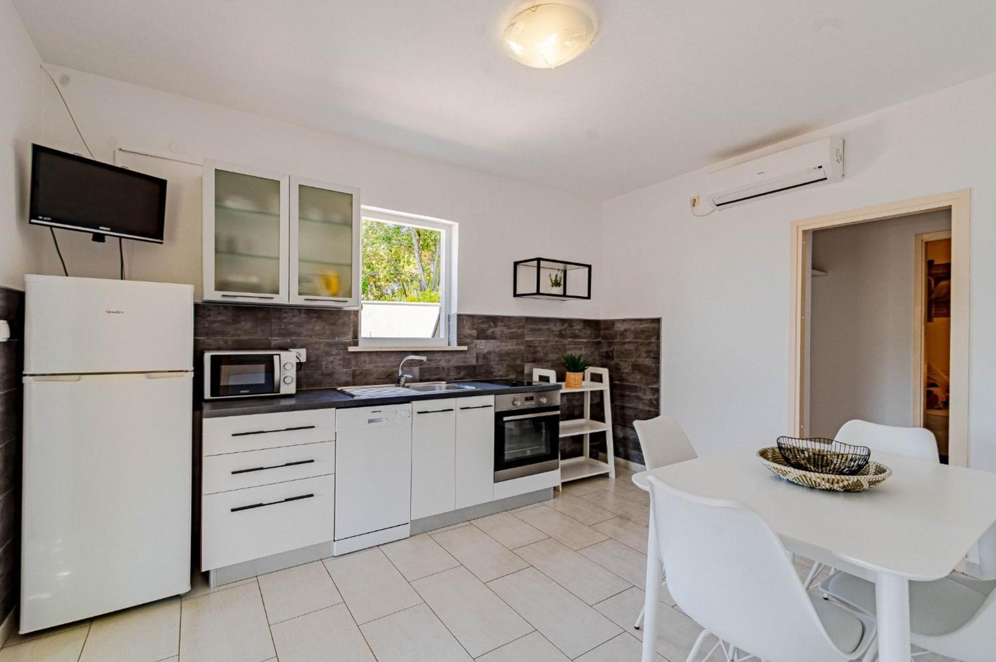 Seaside Apartments With A Swimming Pool Tri Zala, Korcula - 558 Zrnovo Εξωτερικό φωτογραφία